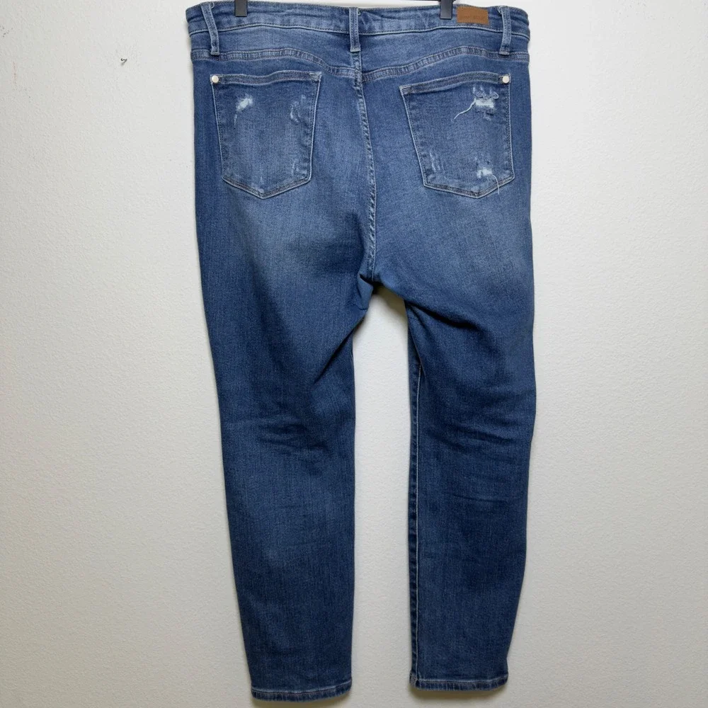 Judy Blue Women Jeans 15/32 Blue Rainbow Distressed Straight Leg Denim Stretch